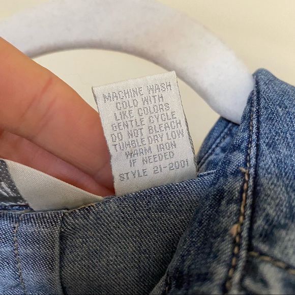 ❌SOLD!❌ J. Jill Denim Button Down with Silver Button Detail - Picture 4 of 4